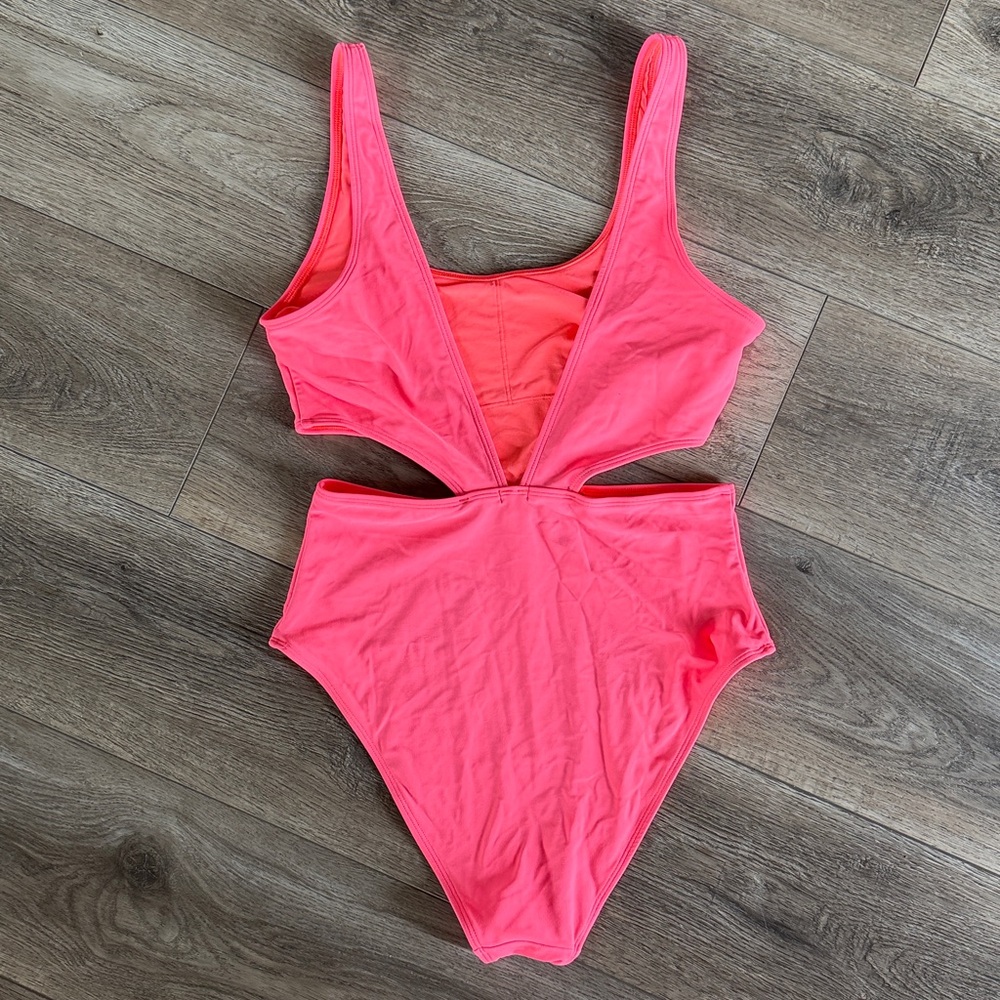 Aerie One Piece Swimsuit - Picture 2 of 3